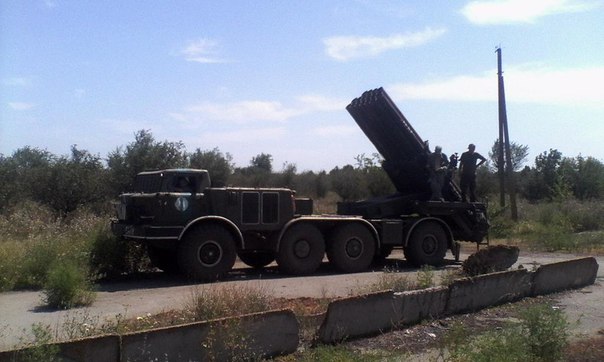 Die ukrainische Armee hat zur Linie der Front die technischen Kampfmittel schon festgezogen.